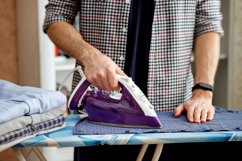 Potroši više struje nego priprema 70 šoljica kafe: Ovo dugme na pegli nenormalno nabija račune, a svi ga koriste