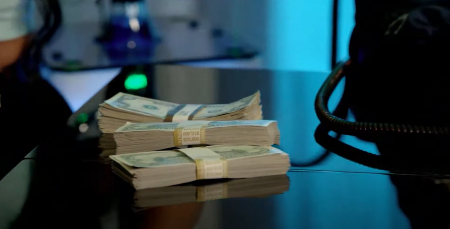 Sutra 13. maja 2025, 4 horoskopska znaka imaju pojačanu sreću i privlače obilje: Prelazak Meseca iz Škorpije u znak Strelca donosi velike promene