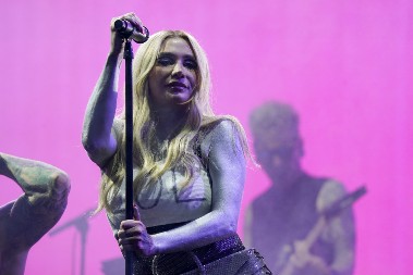 Koliko su je prosili, malo se udavala: Slavna pevačica nije bacila vereničko prstenje, već je od njega napravila ovo