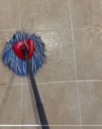 Čistite fuge za minut bez ribanja: Isprskajte ovo sredstvo i imaćete kupatilo kao iz časopisa