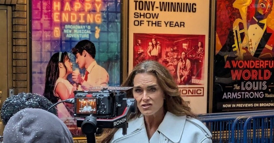 Beli mantili su bolji od crnih: Ova boja nikada ne izlazi iz mode, izgleda savršeno i pristaje apsolutno svim ženama