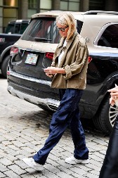 Prodaje sveće sa mirisom polnog organa od skoro 8.000 dinara: Sada ima poruku za sve one koji imaju problem sa tim