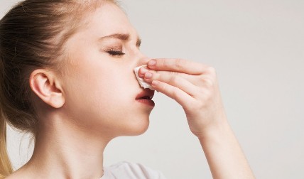 Krvarenje iz nosa može biti opasno: Lekar izdao važno upozorenje, evo na šta treba obratiti pažnju