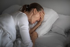 Vojni trik za brzo uspavljivanje: Pomaže kod 96% ljudi, utonu u san za 2 minuta!