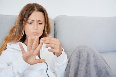 Brazde, žuta boja, lomljivi vrhovi: Evo kako nokti šalju upozorenje na određene bolesti