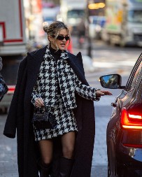 Ovo je najlepši zimski komplet koji ćete danas videti! Besprekorna elegancija, ali vrlo jednostavna i efektna!