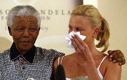 Bila je dete kada joj je majka pred očima ubila oca! Pakleni život najlepše glumice jeziviji je od horor filma