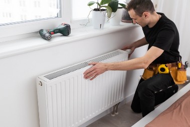 Elektro-mehaničar Branko Zrnić otkriva: Evo kako najbolje podesiti grejanje da troše što manje struje