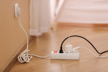 Računi za struju se gomilaju: Evo koji uređaji neprimetno crpe energiju, uradite ovo i smanjićete troškove