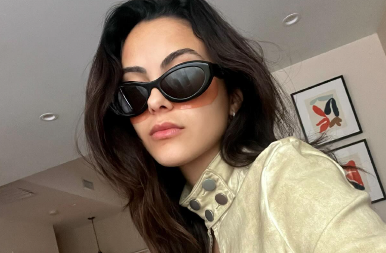 Dosta bilo, vreme je za promenu: Glumica odustala od duge crne kose, napravila hrabar potez i sada izgleda brutalno!