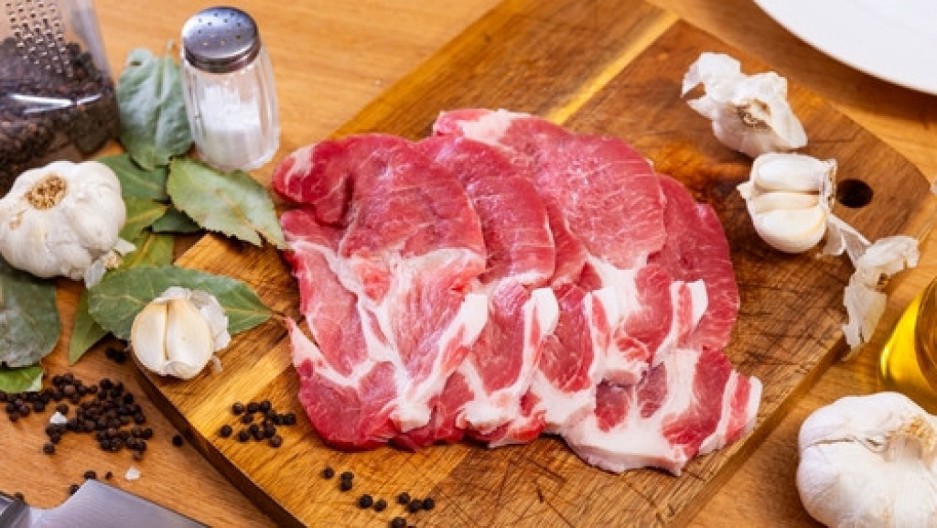 Za 15 minuta omekšava najžilavije meso: Topiće se u ustima ako ga pospete ovim prahom
