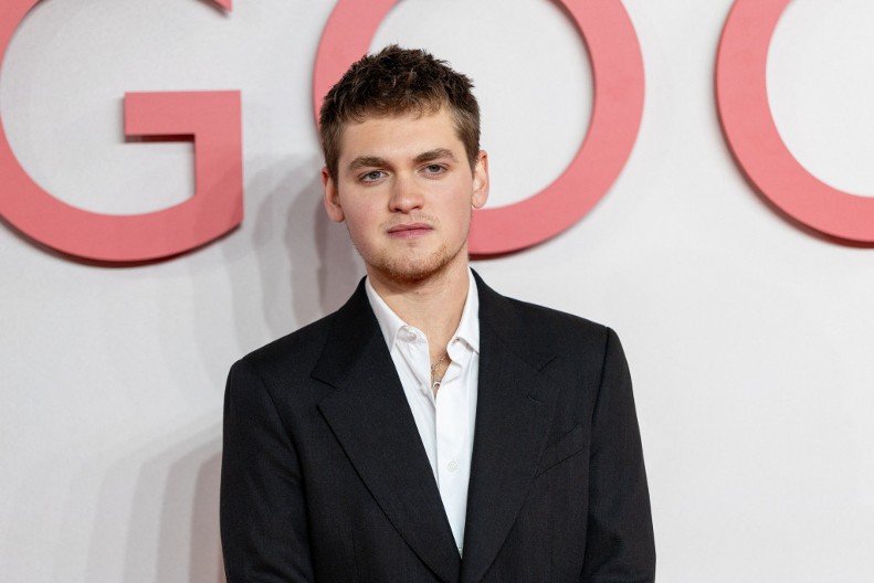 Znate li čiji je ovo sin? Njegovu mamu zna cela Srbija, samo mu malo bolje pogledajte oči