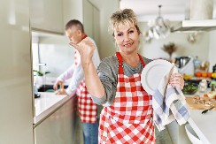 Šta će žene, moraju da se snađu: Iznajmljuju muževe na sat, evo kako su se organizovale!