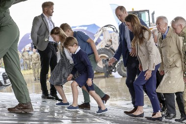 Strogo kraljevsko pravilo: Deca Kejt Midlton i princa Vilijama ne smeju da jedu s njima, čak ni za Božić, evo i zbog čega