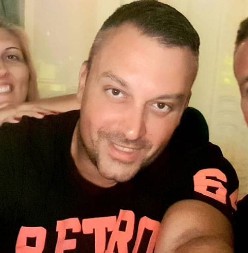 Poznati srpski voditelj već dve godine bori se sa leukemijom! Prvi simptom bio je potpuno neočekivan, niko nije ni slutio o čemu se radi