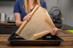 Pre nego što ga stavite u pleh, morate uraditi ovo: Sve vreme koristite pogrešno papir za pečenje, ovaj trik zlata vredi