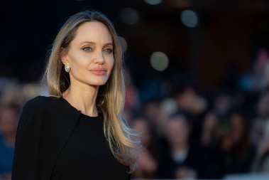 Anđelina Džoli ništa više ne krije: Holivudska ikona konačno pokazuje ono što je dugo držala u tajnosti, žene joj se klanjaju