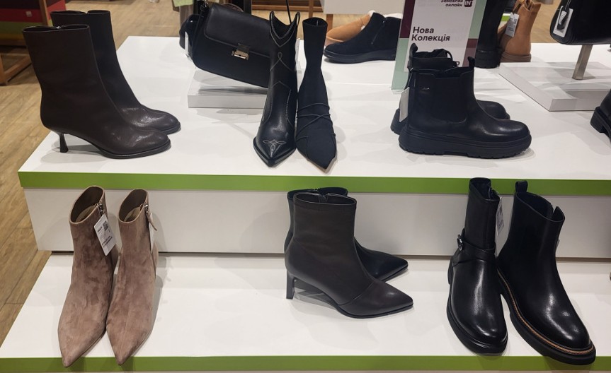 Na ove čizme žene čekaju po 6 meseci: Svi ih žele zato što izdužuju noge i savršeno idu uz mini-suknje