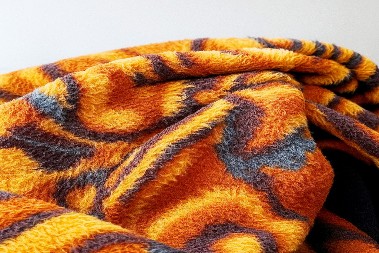 Kako pravilno oprati ćebe? Svi greše kod jedne stvari, a evo i da li ih treba ubacivati u veš mašinu zimi?