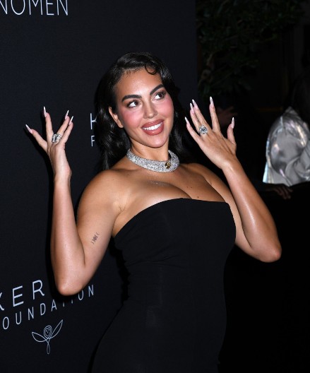 "To je najmanje što je mogao da mi da nakon 10 godina čekanja!" Georgina Rodrigez o luksuznom vereničkom prstenu