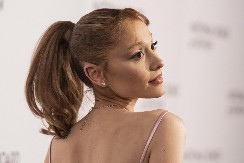 Arijana Grande apsolutno zgrožena: Zvezda sve može da proba, osim jedne hrane, ne bi je ni liznula