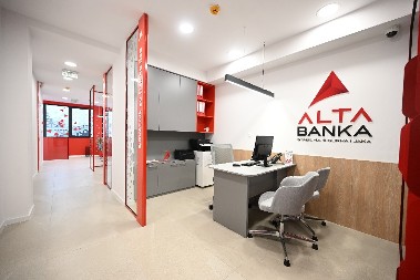 Nova ekspozitura Alta banke u Kraljevu otvorena za klijente do 20 časova