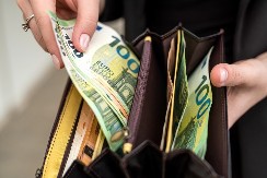 Uvek imaju pare: Ova 3 horoskopska znaka znaju da zarade novac i kad su svi u krizi