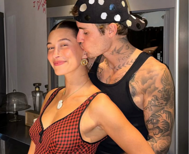 Kuhinja kakvu svi žele: Džastin i Hejli Biber pokazali kako prave večeru, a svi gledali u ormariće iza njih