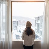 Domaćinstvima se savetuje da u petak i subotu otvore prozore na deset minuta, čak i ako pada sneg: Stručnjaci objašnjavaju zbog čega