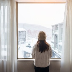 Domaćinstvima se savetuje da u petak i subotu otvore prozore na deset minuta, čak i ako pada sneg: Stručnjaci objašnjavaju zbog čega