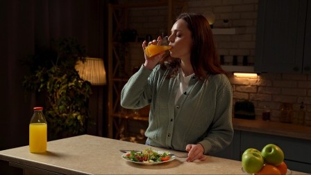 Težak stomak posle prejedanja? Ovaj napitak se pije uveče i prija kao melem