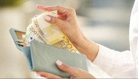 Mogu da zaborave na stezanje kaiša: Pare će se lepiti za 3 horoskopska znaka već od 12. januara!