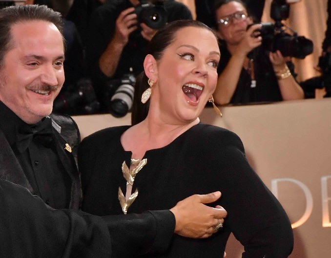 Nisu hteli da joj šiju haljine jer je sve kipelo na njoj: Sad je na Zlatnim globusima zbrisala konkurenciju!