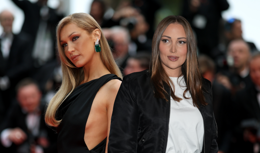 Šta je Aleksandra Prijović i Bela Hadid imaju zajedničko — vole suvi luksuz? Bela Hadid u haljini Prijinog omiljenog brenda, sve se vidi, sve na izvol'te