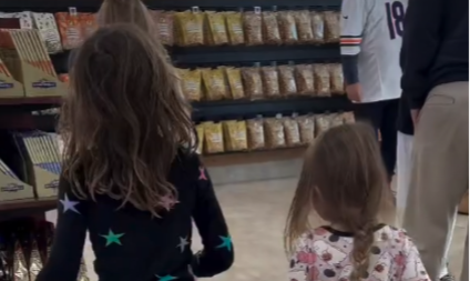 Mala kraljica: Devojčicu (3) mama pustila da se obuče sama, svega se setila osim jedne stvari - smeh do suza!