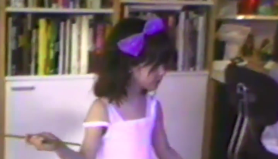 Danas je napunila 46 godina: Devojčica sa slike je glumica koju Srbija obožava, prepoznajete li je?