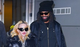 Madona prošetala mlađeg dečka po gradu: Njihova razlika u godinama sve šokira, evo koliko je starija!