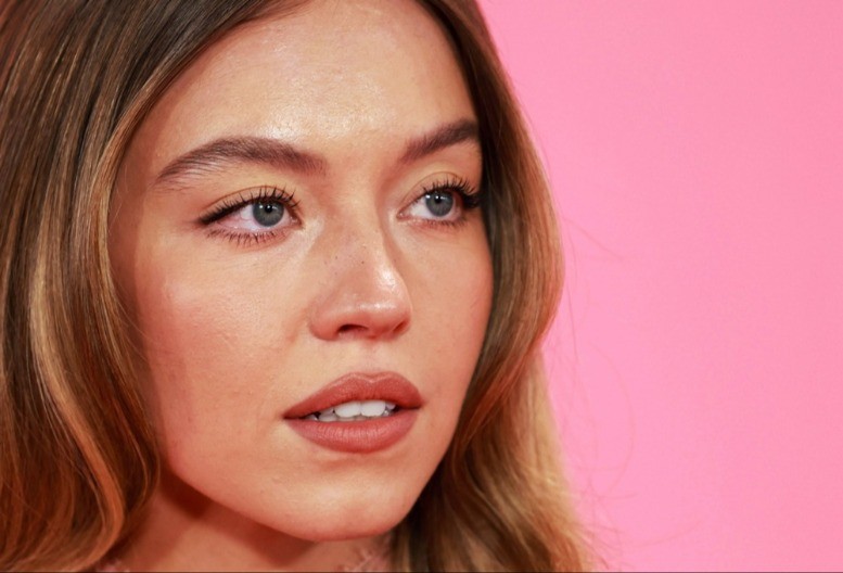 Ne priča se ni o glavnoj glumici, ni o glumcu, samo o njoj: Šta je opet uradila ova devojka koja je pomutila um svima?