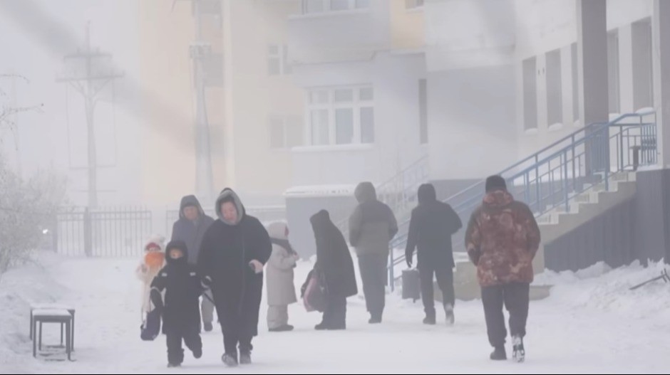Nema vode, frižidera, izlaska napolje: Evo kako živim sa troje dece u gradu gde je -64 stepena
