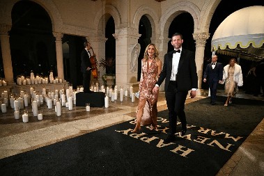 Trampova snajka snimila spot sa egipatskom pevačicom: Samo je zaigrala, a internet je poludeo!