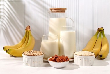 Pokreću spora creva, prave se za 5 minuta: 3 kefir koktela za kojima je svet poludeo