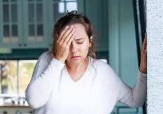 Stvara mentalnu maglu: Doktor moli ljude da ovo više ne rade, jer slabi pamćenje!