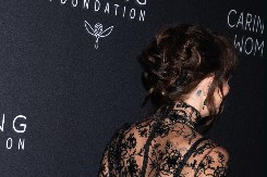 Cveta sa 8 godina mlađim frajerom: Glumica brzo zaboravila bivšeg muža, pa smuvala pevača!