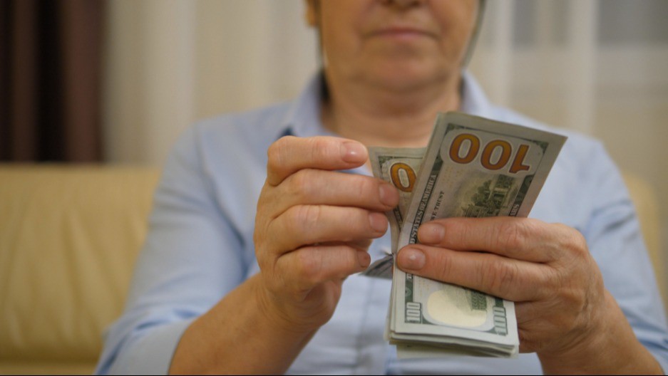 Baka profitirala: Mislila je da ima jeftinu posudu, pa onda otkrila koliko stvarno vredi i zaradila ozbiljne pare