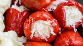 Recept za paprike punjene kupusom: Ko ih jednom proba, uvek ih pravi za zimnicu!