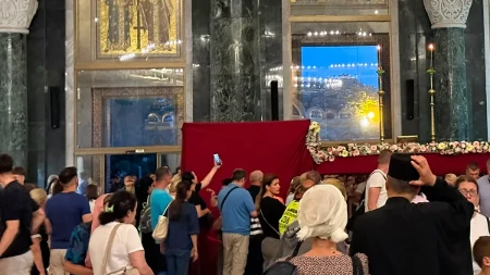 Na Pokrov Presvete Bogorodice u sredu žene treba da urade jedno: Veruje se da ova molitva čuva ono što im je najmilije