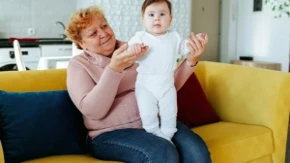 Svekrva mi uzima bebu iz ruku i govori ‘moja je’: U unuci vidi samo svog sina, majci prekipelo