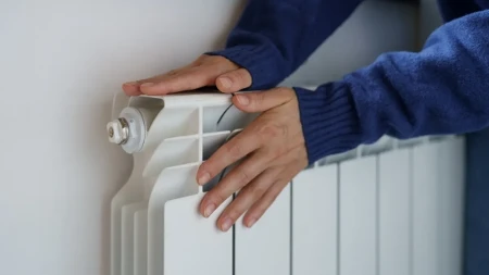 Kako da radijatori bolje greju i da se vama da se smanje računi? Evo gde svi greše, ovo im ne da da dobro rade
