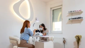 Želite da vam prsti izgledaju duže? Ova 3 manikira će postići željeni efekat