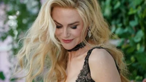 Košulja i kravata na ženski način: Elegantnija varijanta ne postoji, u ovoj kombinaciji je čista desetka